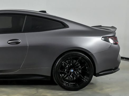Used 2021 BMW M4 Competition w/ M Carbon Exterior Package RWD image 8