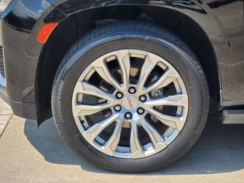 Used 2023 GMC Yukon Denali w/ LPO, Floor Liner Package AWD/4WD image 10