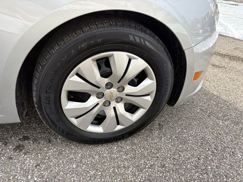 Used 2014 Chevrolet Cruze LS image 38