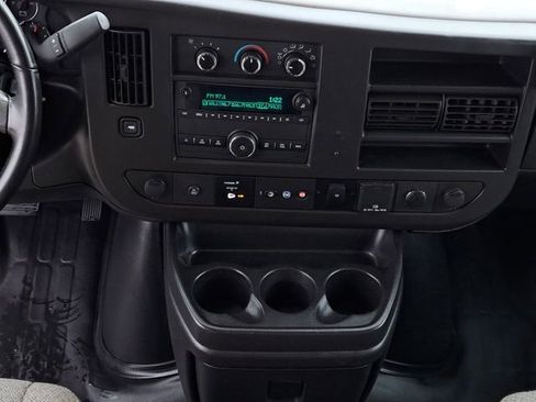 Used 2022 GMC Savana 3500 w/ Power Convenience Package image 18