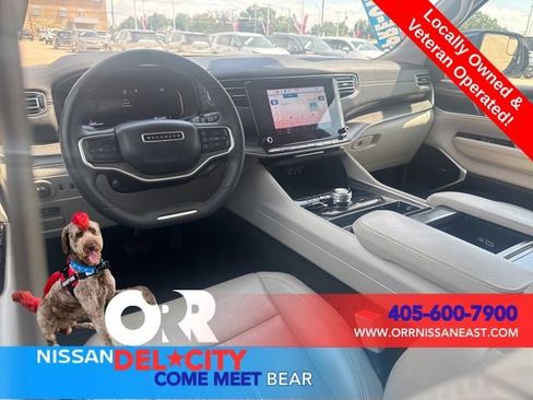 Used 2024 Jeep Wagoneer L Series II w/ Flexible Seating Group AWD/4WD image 15