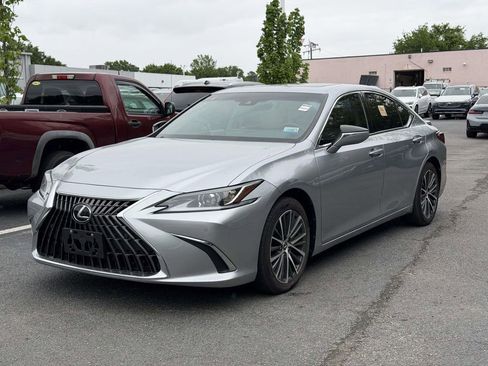 Used 2022 Lexus ES 350 w/ Premium Package FWD image 4