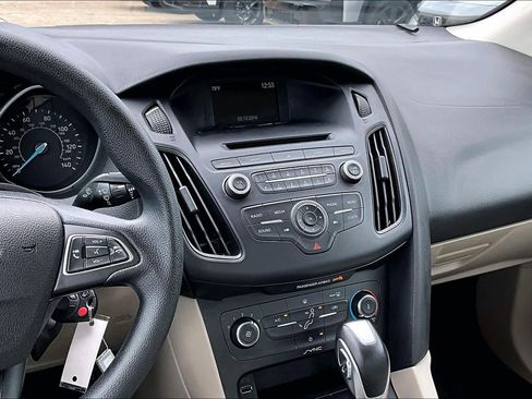 Used 2015 Ford Focus SE image 7