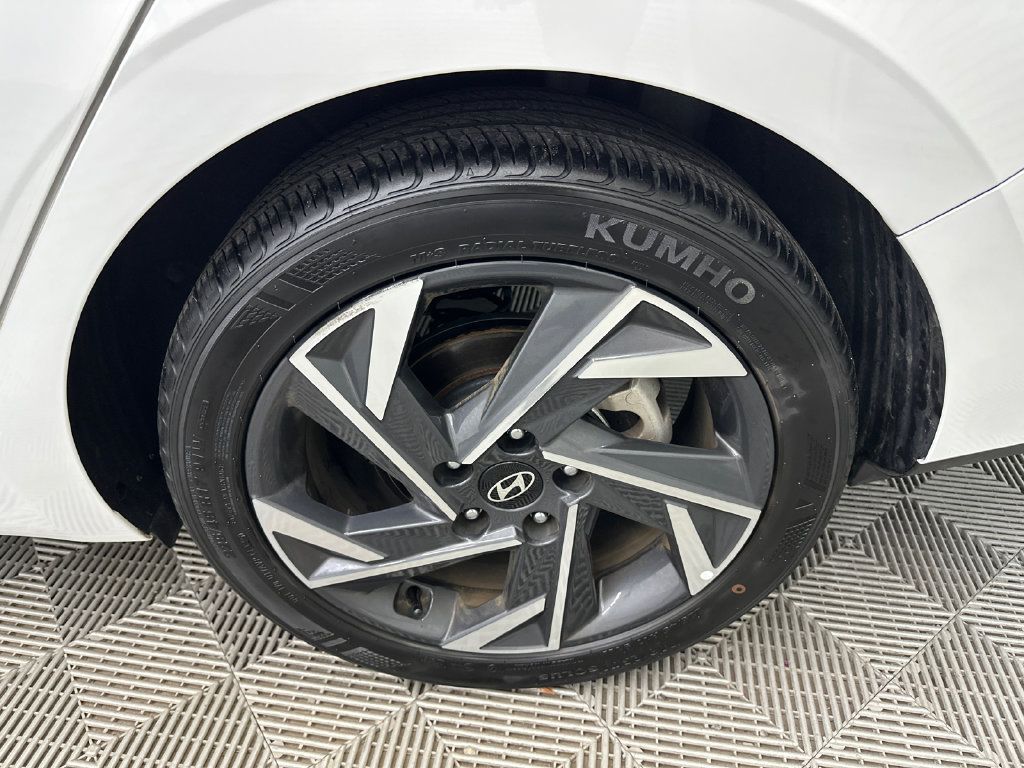 Certified 2025 Hyundai Elantra Sport FWD image 18