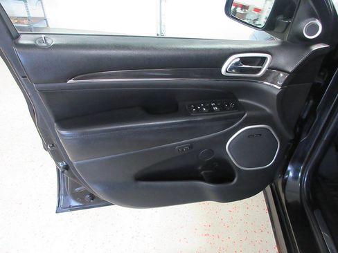 Used 2016 Jeep Grand Cherokee High Altitude AWD/4WD image 31