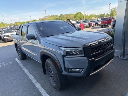 Used 2025 Nissan Frontier PRO-4X w/ Pro Premium Package image 2