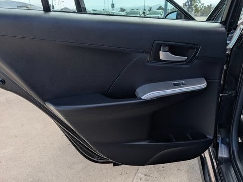 Used 2014 Toyota Camry SE FWD image 13