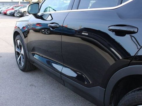 Used 2025 Volvo XC40 B5 Plus image 48