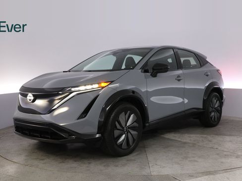 Used 2024 Nissan Ariya AWD image 2