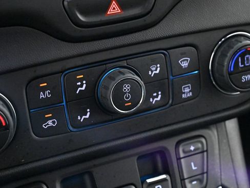 Used 2018 GMC Terrain SLE w/ Driver Convenience Package AWD/4WD image 16