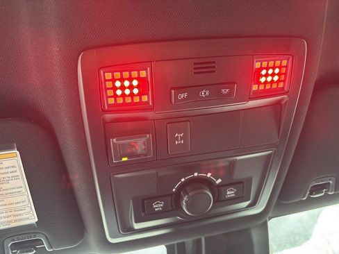 Used 2020 Toyota Tacoma TRD Off-Road image 12