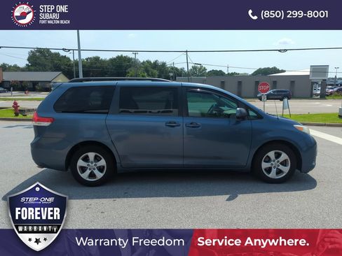 Used 2014 Toyota Sienna LE FWD image 8