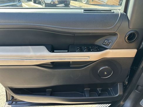 Used 2024 Ford Expedition Max Limited image 31