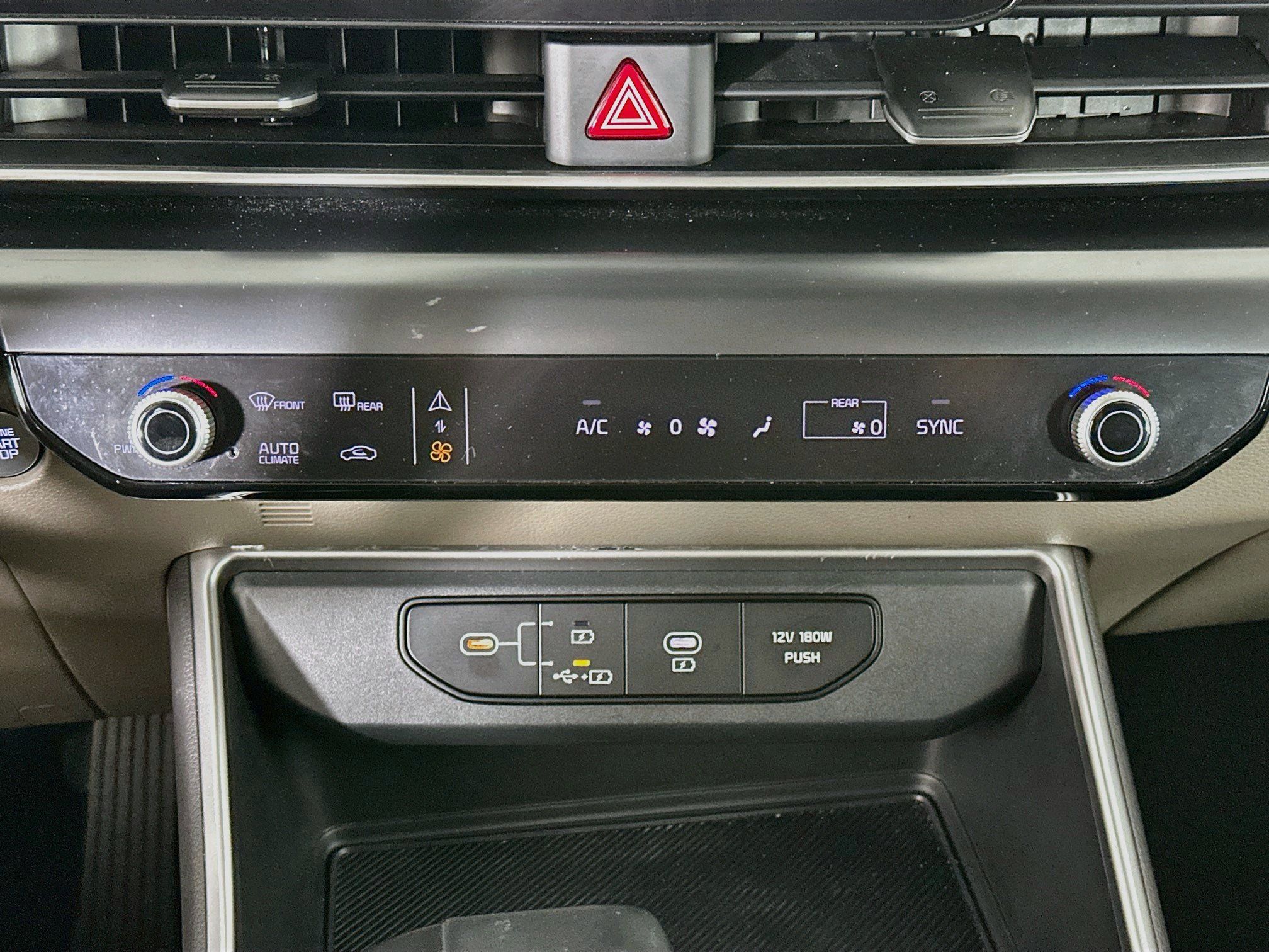 Used 2025 Kia Carnival FWD image 23
