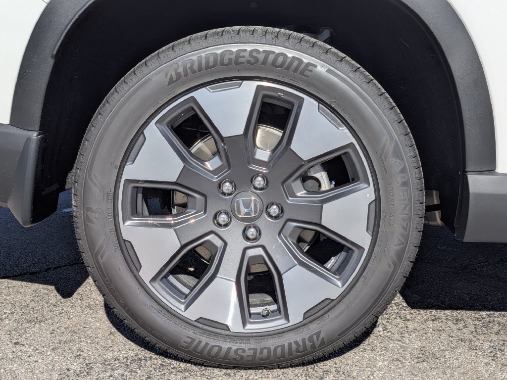 New 2026 Honda Pilot Touring image 12