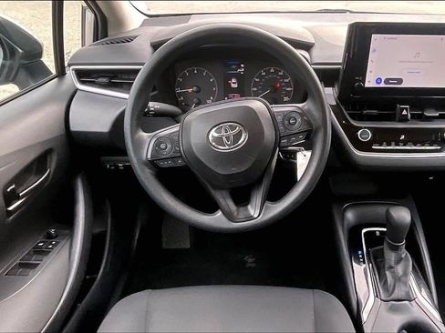 Used 2024 Toyota Corolla LE image 6