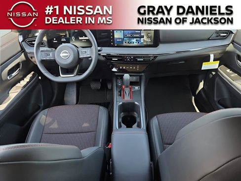 New 2025 Nissan Kicks SR AWD/4WD image 8