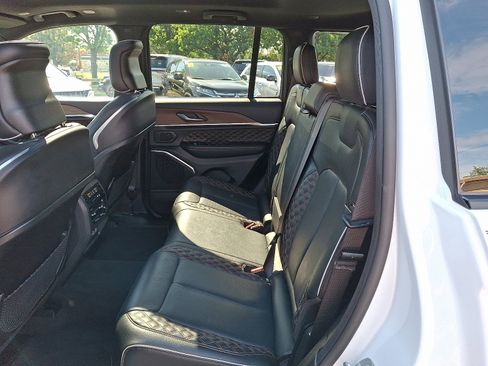 Used 2022 Jeep Grand Cherokee Summit image 10