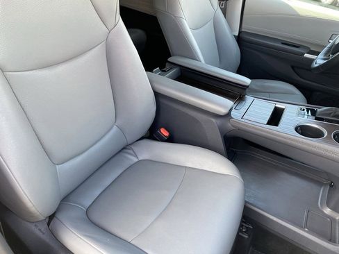Certified 2023 Toyota Sienna XLE w/ XLE Plus Package FWD image 15