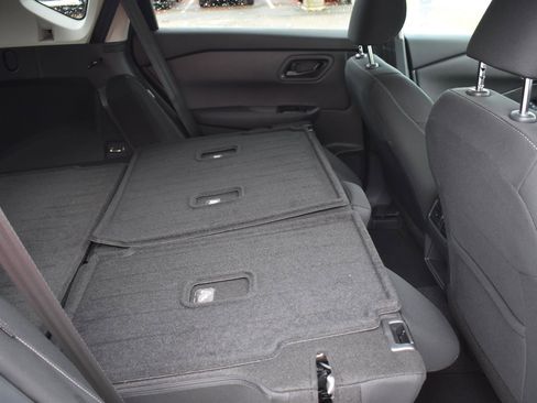 Used 2026 Nissan Rogue S FWD image 53