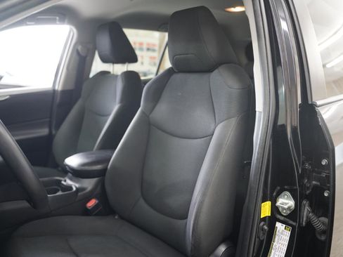 Used 2020 Toyota RAV4 LE w/ All Weather Liner Package FWD image 27