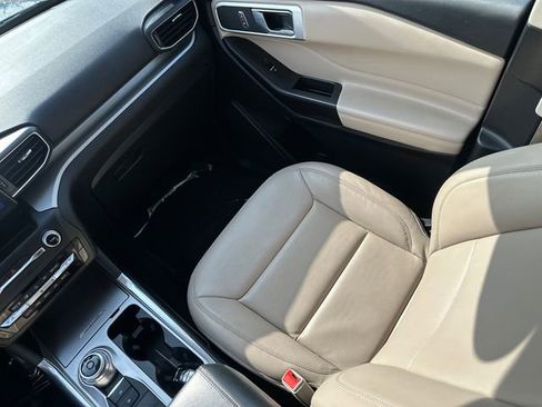 Used 2020 Ford Explorer XLT w/ Equipment Group 202A image 20