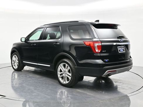 Used 2016 Ford Explorer XLT w/ Equipment Group 202A AWD/4WD image 7