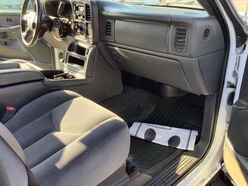 Used 2003 GMC Sierra 2500 SLE w/ Skid Plate Package image 40