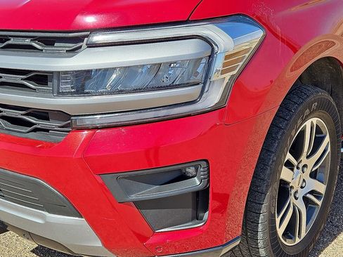 Used 2022 Ford Expedition XLT image 9