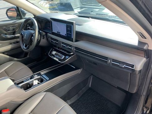 Certified 2025 Lincoln Corsair Reserve w/ Equipment Group 202A image 12