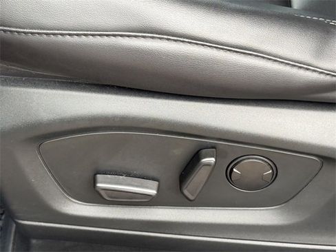 Certified 2023 Ford Explorer XLT w/ Equipment Group 202A image 7