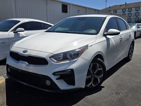 Used 2019 Kia Forte LXS FWD image 1