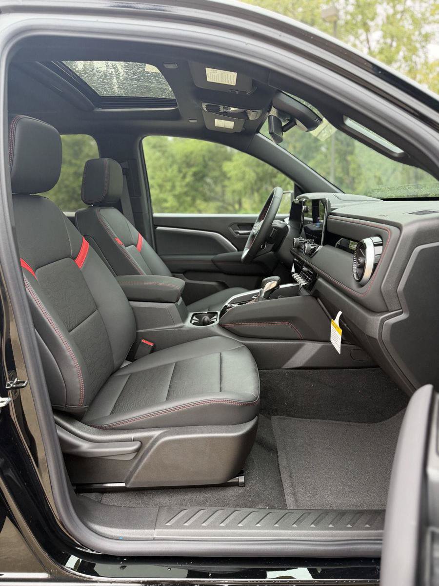 New 2026 Chevrolet Colorado Z71 w/ Technology Package AWD/4WD image 22