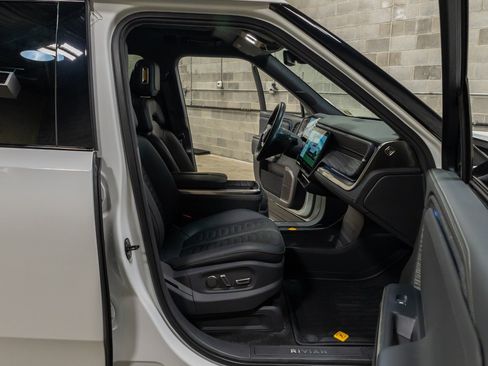 Used 2022 Rivian R1T Adventure AWD/4WD image 29