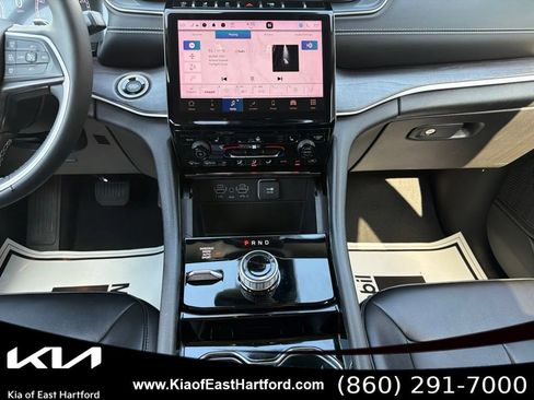 Used 2023 Jeep Grand Cherokee Limited AWD/4WD image 25