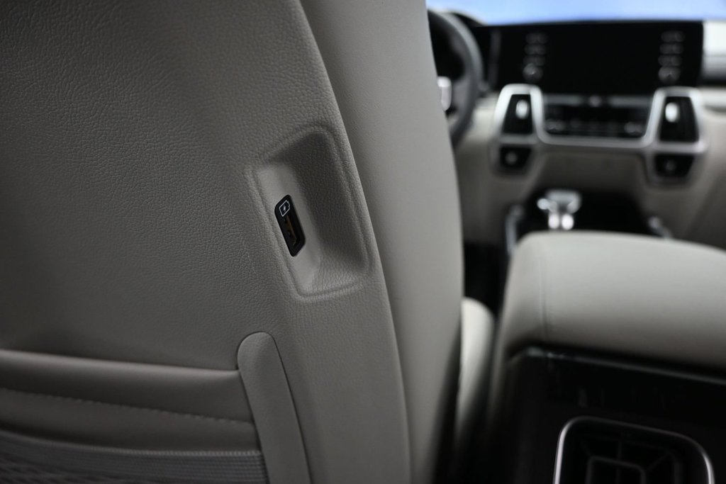 Certified 2021 Kia Sorento EX w/ Panoramic Sunroof Package FWD image 15