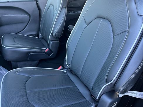 New 2026 Chrysler Pacifica Limited w/ S Appearance Package image 23