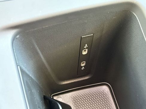 New 2026 Volkswagen Tiguan SE image 23