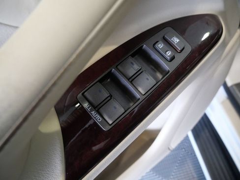 Used 2014 Lexus LX 570 4WD image 16