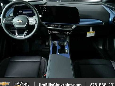 New 2026 Chevrolet Equinox EV LT w/ Convenience Package II FWD image 17