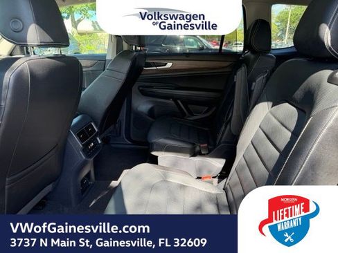 Used 2025 Volkswagen Atlas SEL AWD/4WD image 11