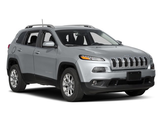 Used 2017 Jeep Cherokee Latitude FWD image 10