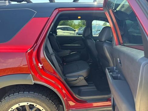 Used 2025 Nissan Pathfinder Rock Creek AWD/4WD image 24