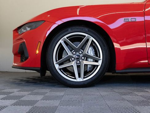 Used 2025 Ford Mustang GT RWD image 9
