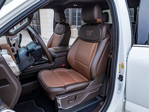 Used 2026 Ford F450 King Ranch w/ Chrome Package image 29