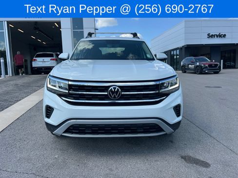 Certified 2023 Volkswagen Atlas SE w/ Black Wheel Package FWD image 2