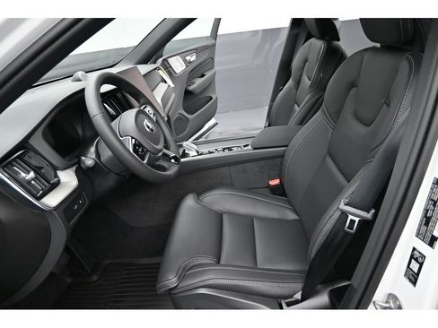 New 2026 Volvo XC60 T8 Ultra w/ Climate Package AWD/4WD image 10