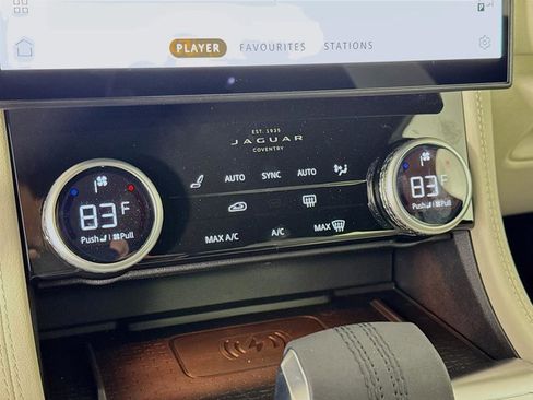 Used 2025 Jaguar F-PACE R-Dynamic S image 18