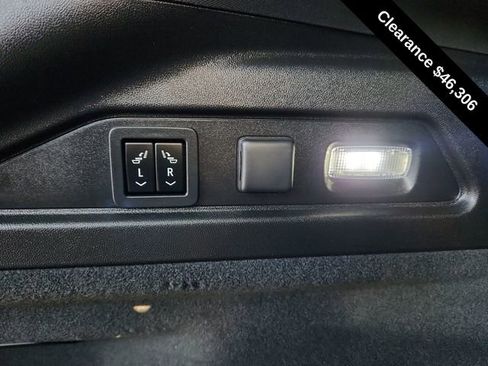 Used 2025 Cadillac Lyriq Sport image 33