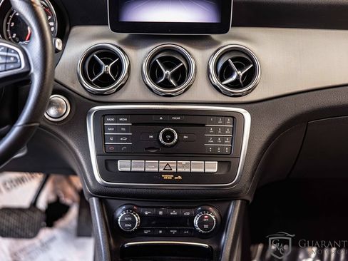 Used 2020 Mercedes-Benz GLA 250 w/ Convenience Package image 37